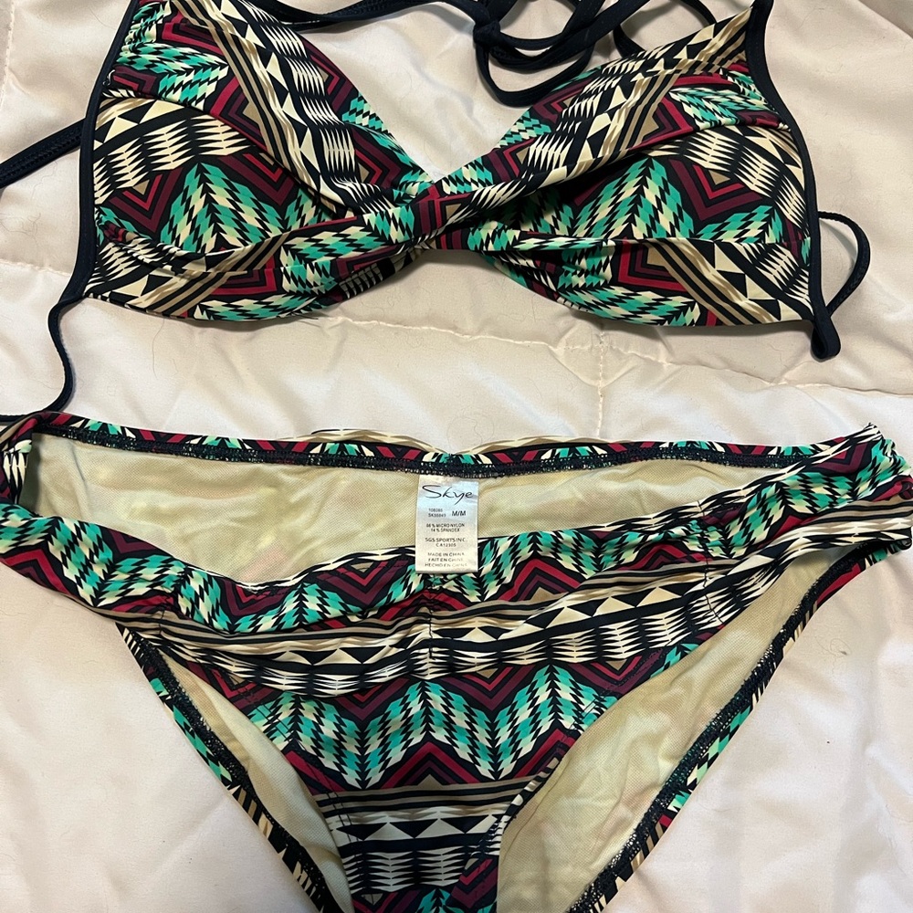 Medium bottom small top